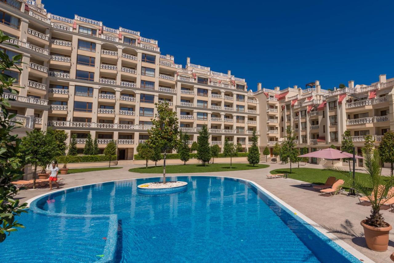 Blue Lagoon Seafront Apartments Varna Exterior foto