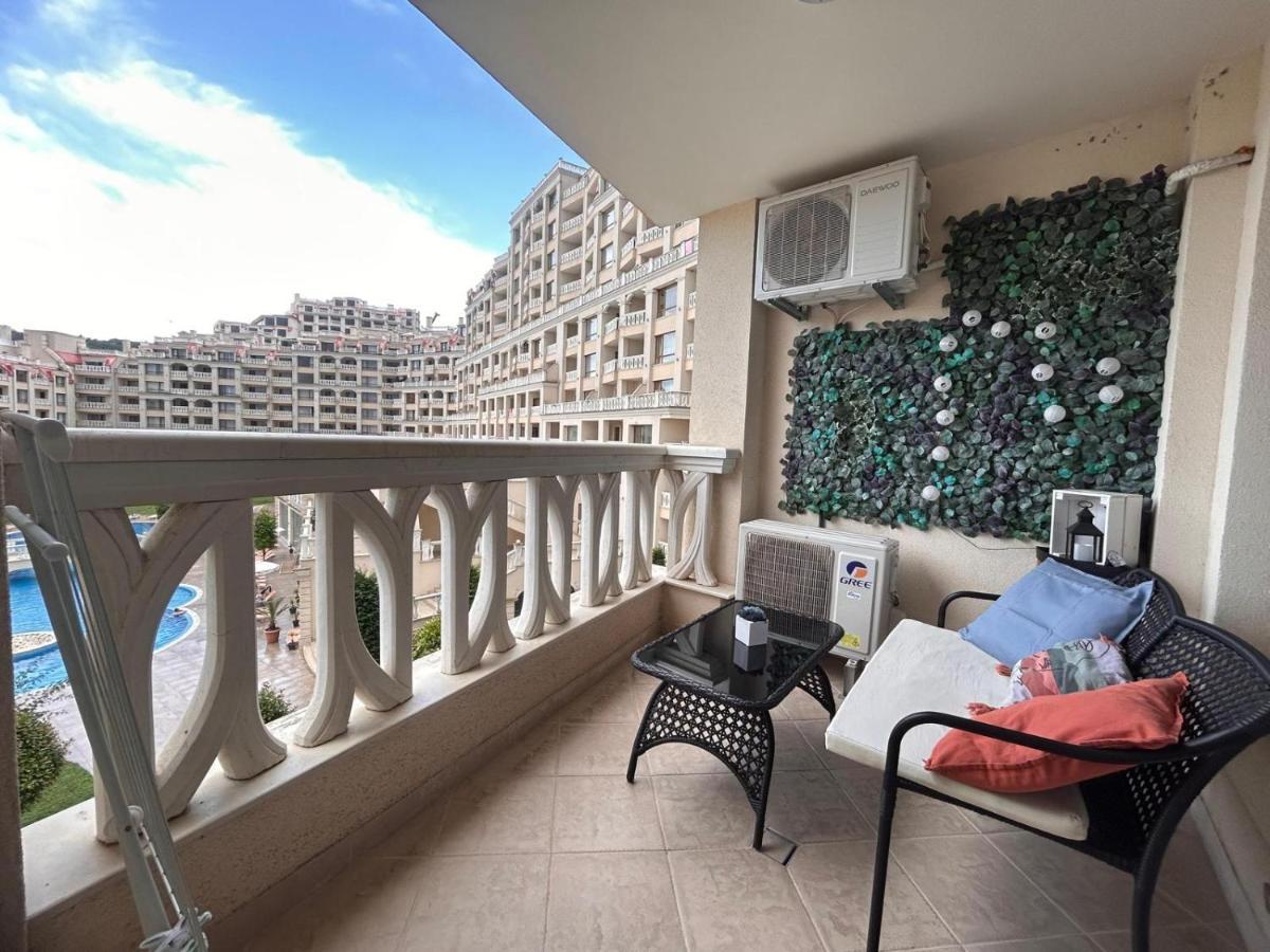 Blue Lagoon Seafront Apartments Varna Exterior foto