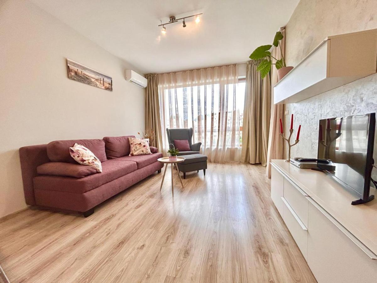 Blue Lagoon Seafront Apartments Varna Exterior foto